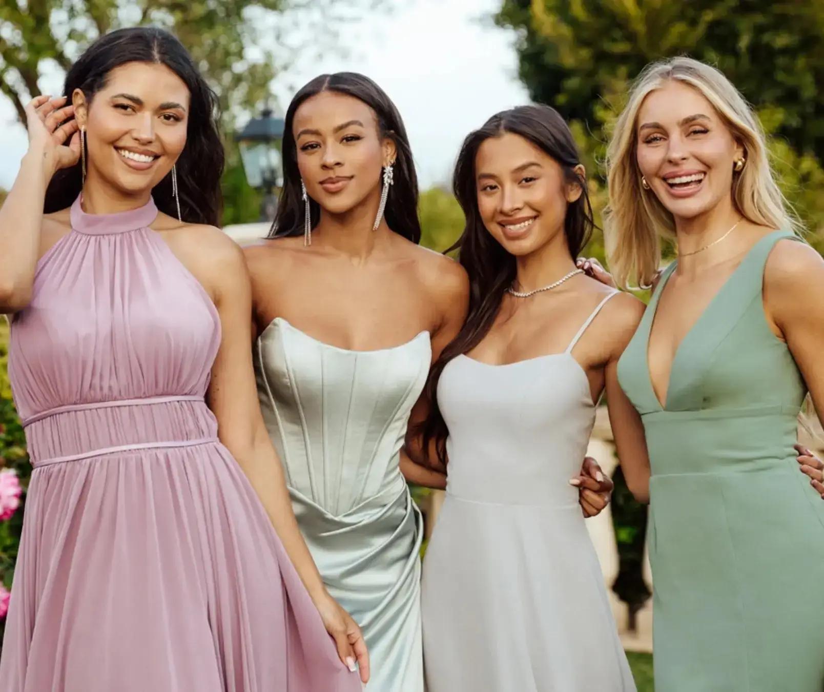 Bridesmaids in pale purple dresses